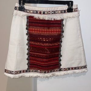Selfie Leslie White Skirt with design